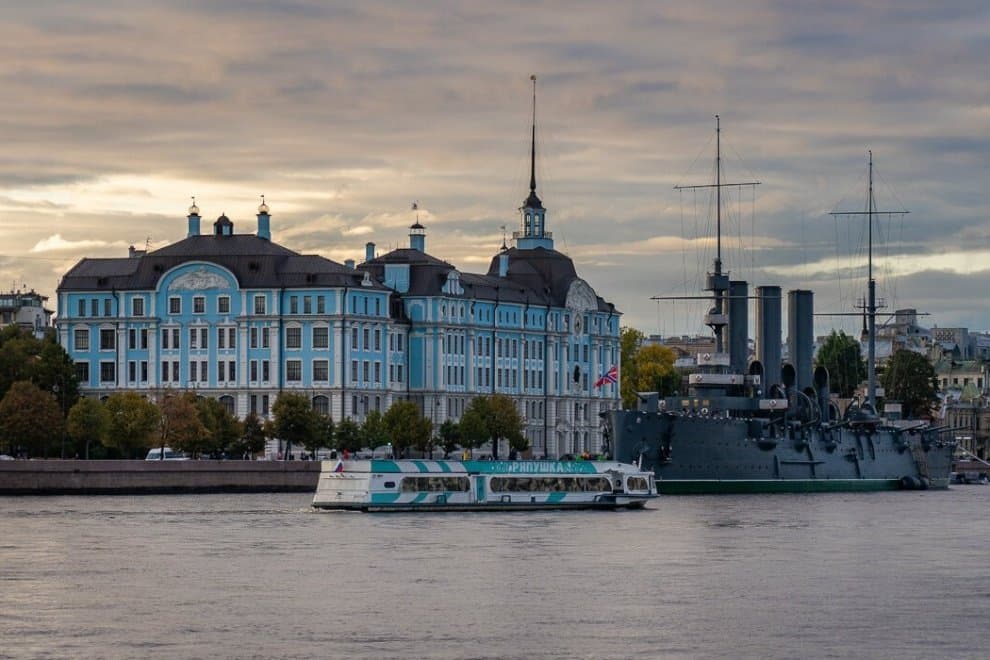 В Петербурге открылся новый водный экскурсионный маршрут к крейсеру «Аврора»