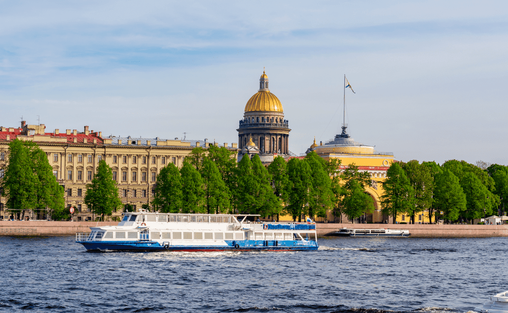 В Петербурге число туристов на ночных водных экскурсиях увеличилось на 20%