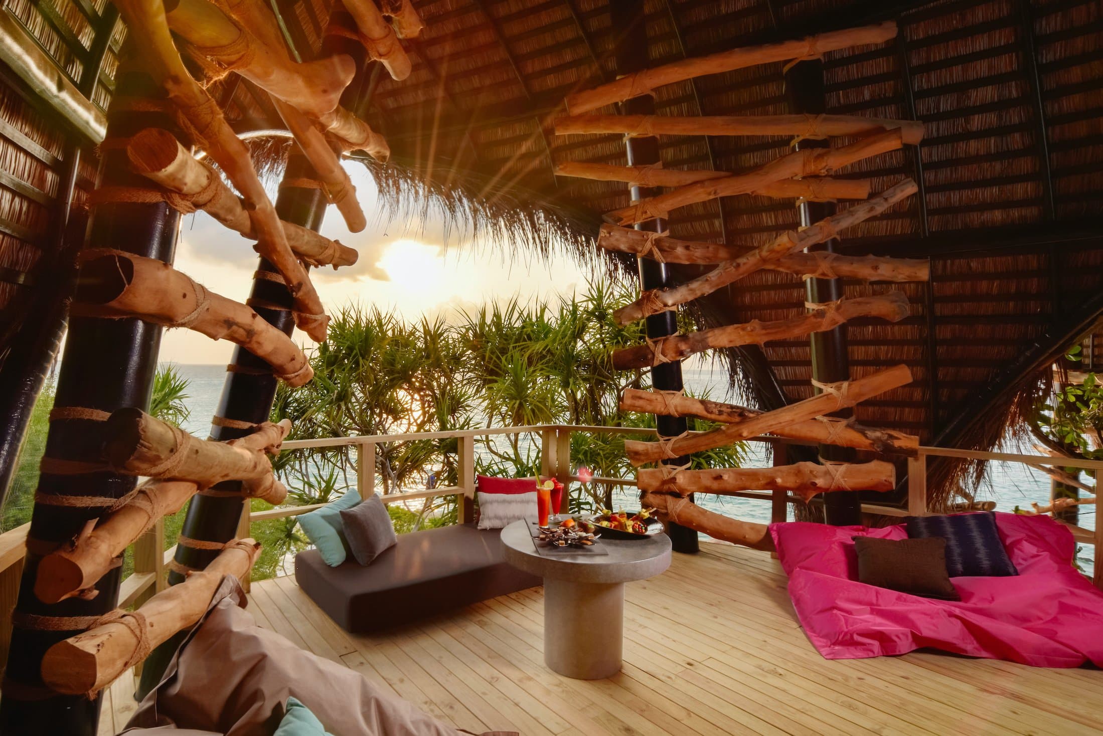 Большие огни джунглей в Dhigali Maldives
