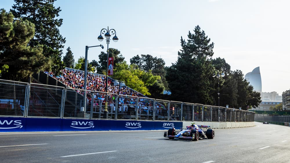 Газ в пол: совмещаем пляжный отдых с гонками «Формулы-1»!